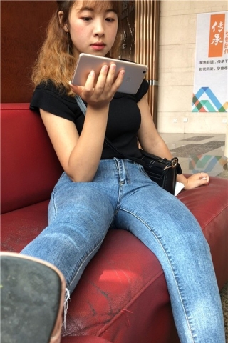 查看完整内容：4K - 约拍紧身牛仔小姐姐 [4.45 GB]（视频版） - 共8张图片