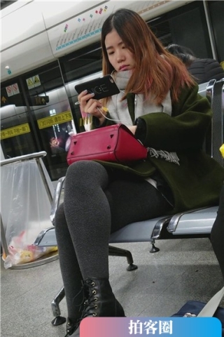 查看完整内容：4k-车站候车室拍摄性感丝袜打底裤甜美小清新美眉。（视频版） - 共8张图片