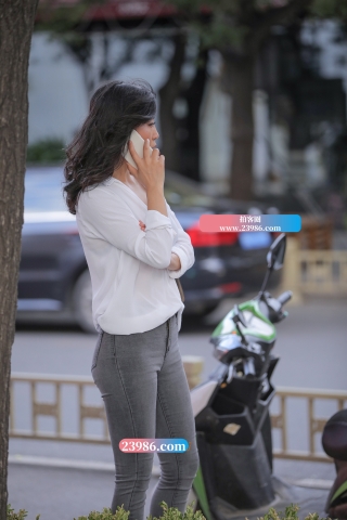 【视觉冲击赛贴】 铅笔紧牛，她在等着你