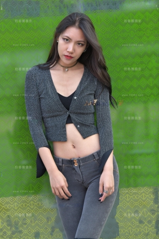 查看完整内容：【红石赛帖】性感蜜桃裤美女 - 共25张图片